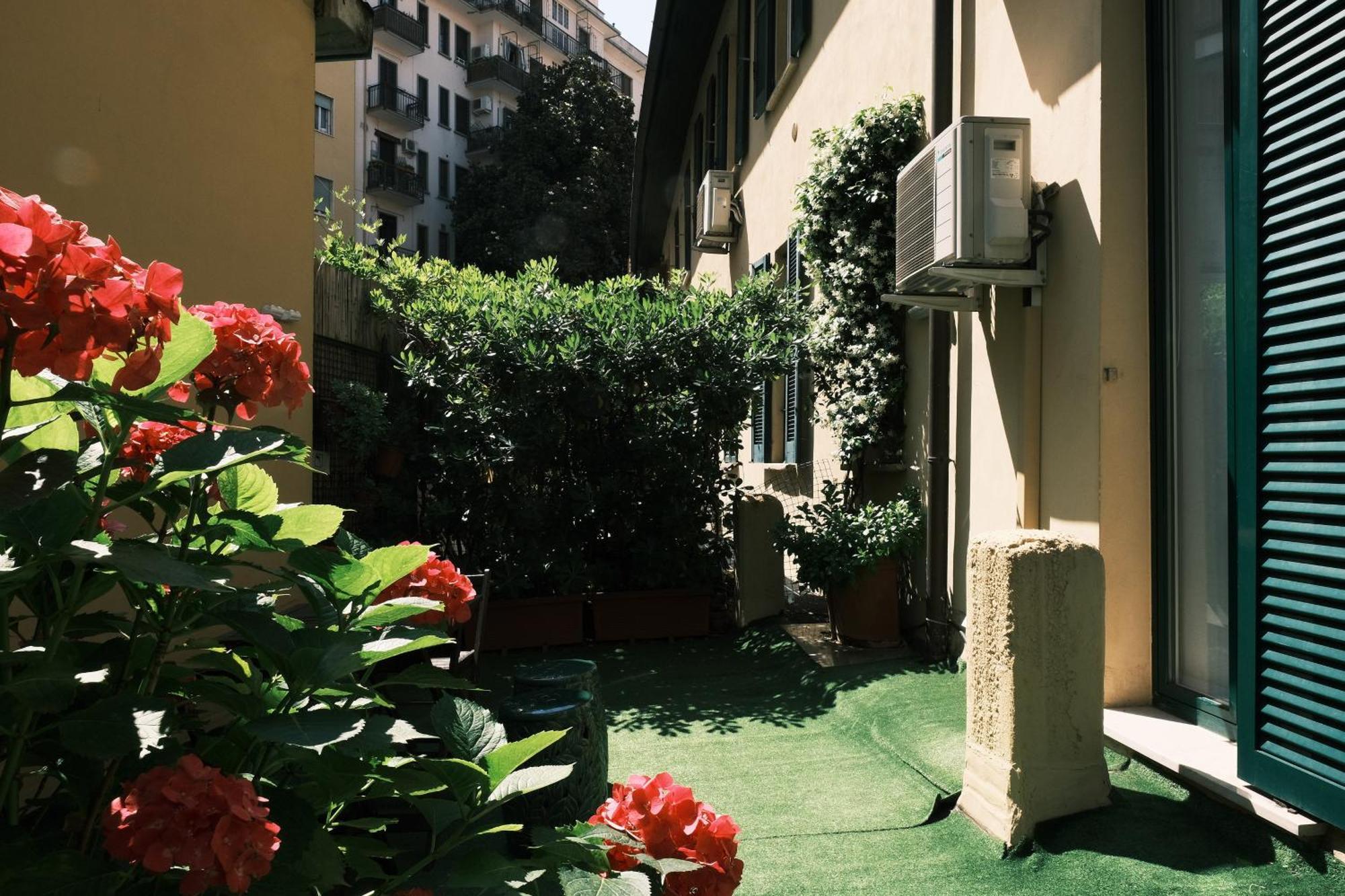 Comecasa Flowery Terraced Apartment Milano Exterior foto